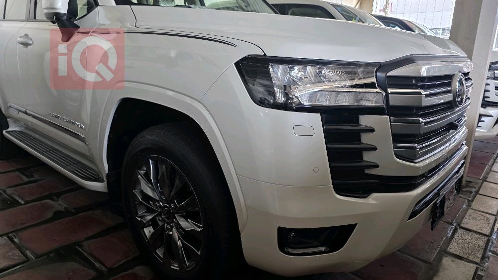 تۆیۆتا لاند کروزەر